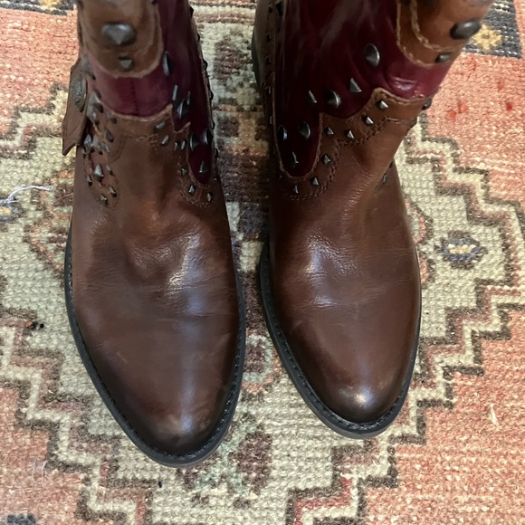 Like New Vince Camuto Madalissa Leather Boots-Sz 6B/36 - Picture 3 of 8